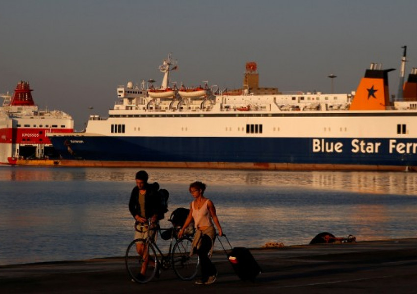 Гърция без фериботи, стачката на моряците продължава
