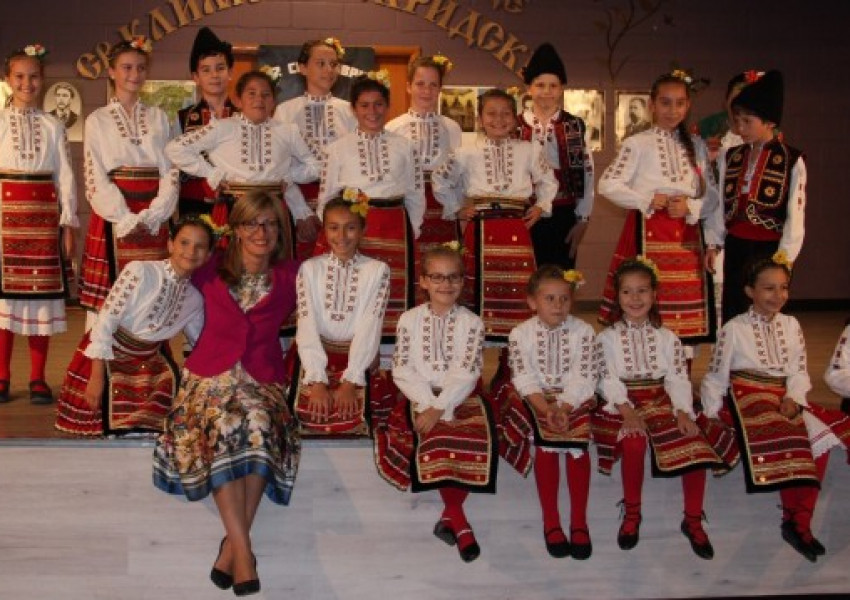 Най-добрите посланици на родната култура - българите в чужбина!  