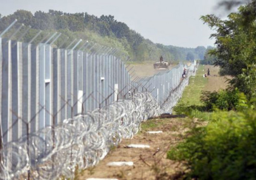 Словения слага ограда срещу бежанците
