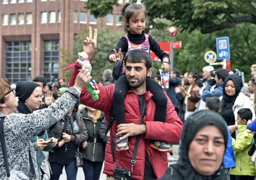 Рекорден брой мигранти в Германия ще бъдат депортирани