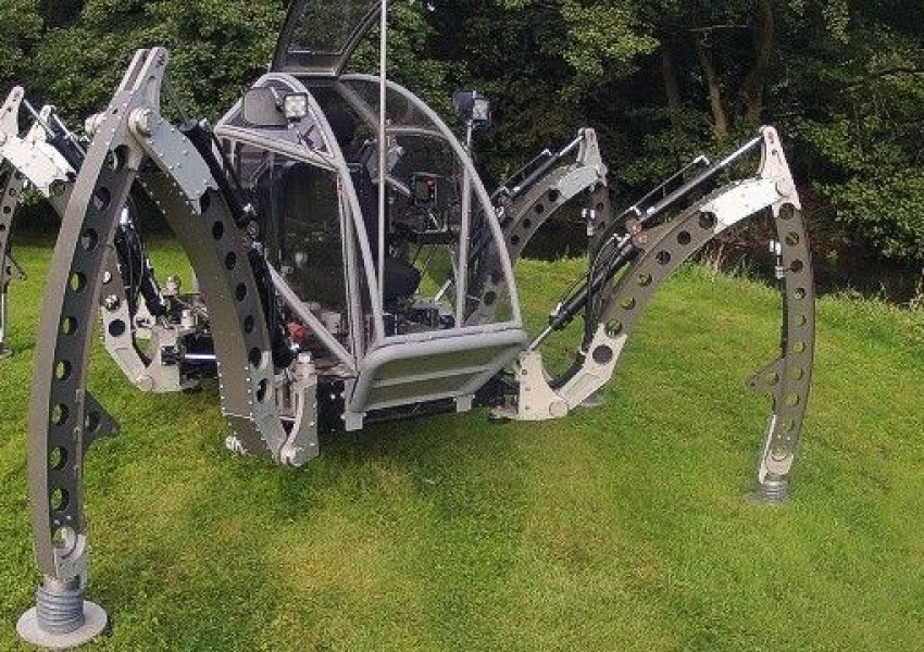 Британец създаде най-големият робот в света