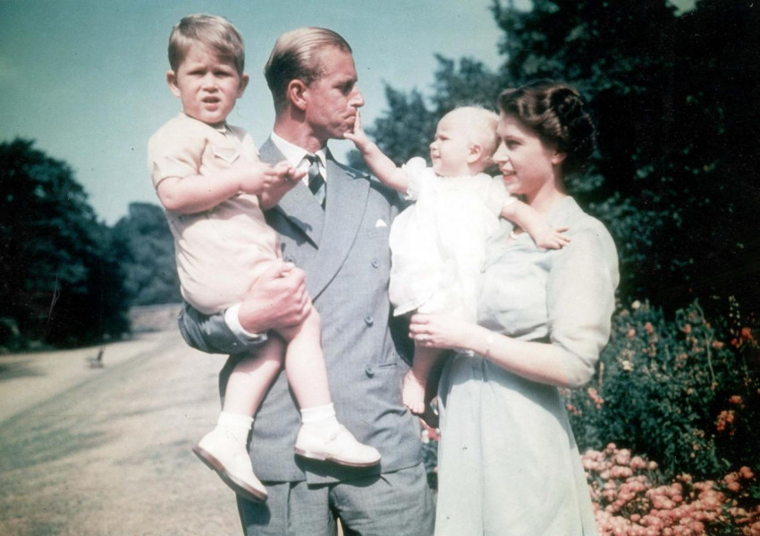 Кралица Елизабет II и принц Филип празнуват своята 70-та годишнина
