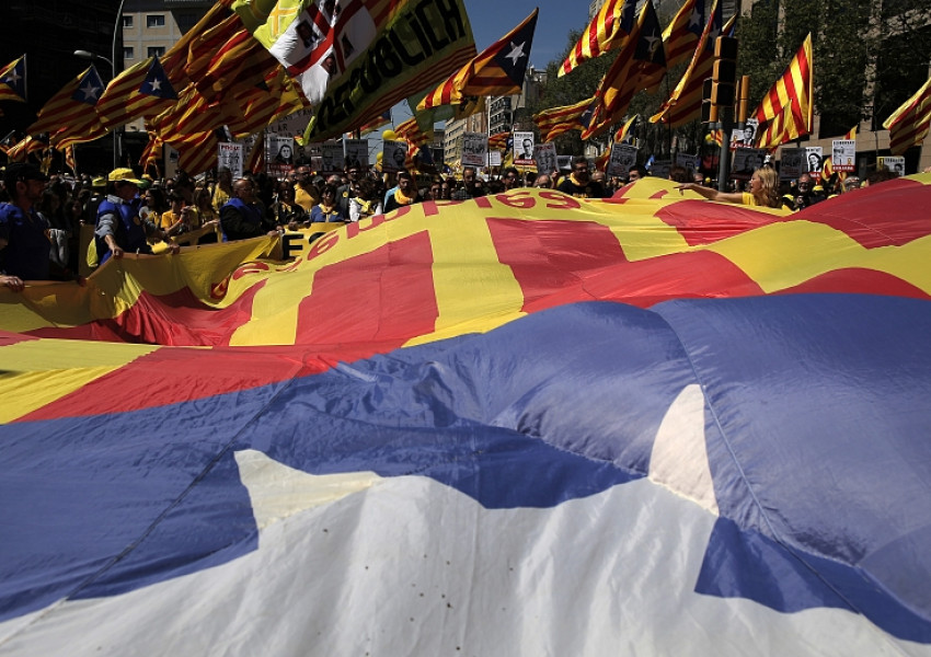 Над 300 000 каталунци скандираха за освобождаването на сепаратистките лидери 