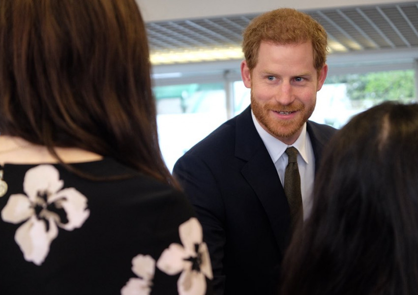 Кралица Елизабет II назначи принц Хари за посланик за младежта   