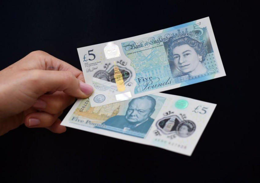 Плъзнаха фалшиви банкноти от 5 паунда