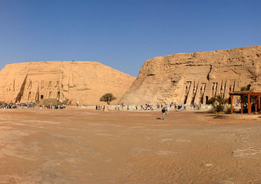 19 февруари: Слънцето ежегодно прониква в египетския храм Абу Симбел 