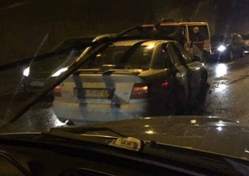 Лампа от тунел на АМ "Хемус" падна и уби жена в лек автомобил