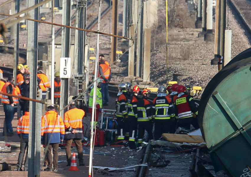 Пътнически и товарен влак се удариха в Люксембург 