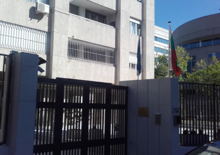 Българите в чужбина вече имат право на консулска защита във всички посолства на ЕС