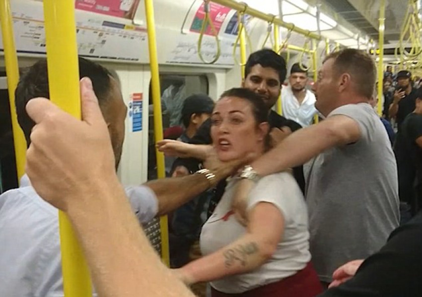 Масов бой в метрото в Източен Лондон (СНИМКИ)