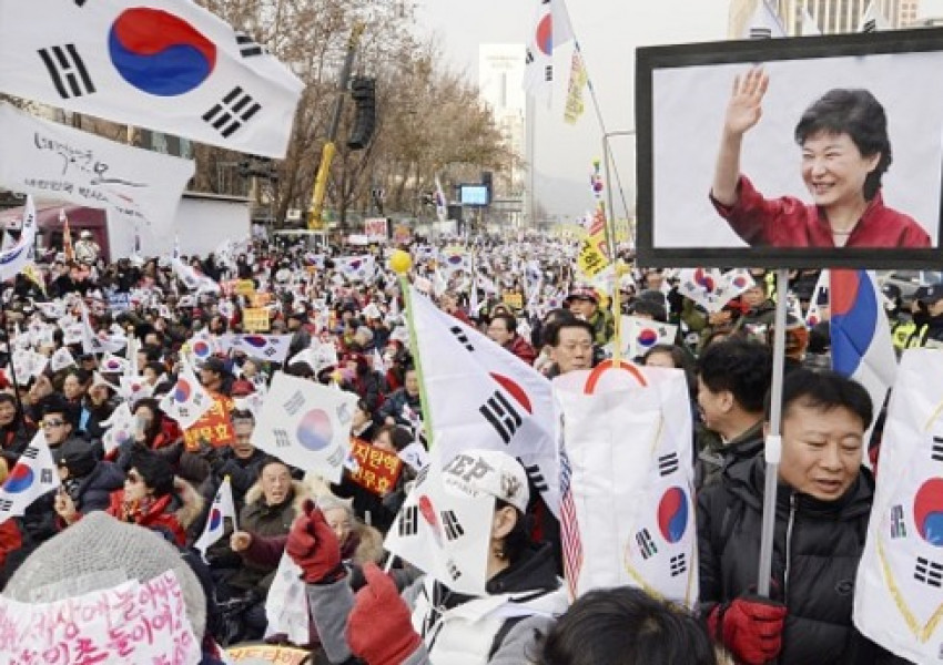 Свалиха от власт президента на Южна Корея