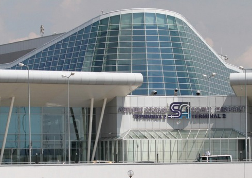 МВР проверява три сигнала за бомба - в БНТ и на летищата в София и Пловдив