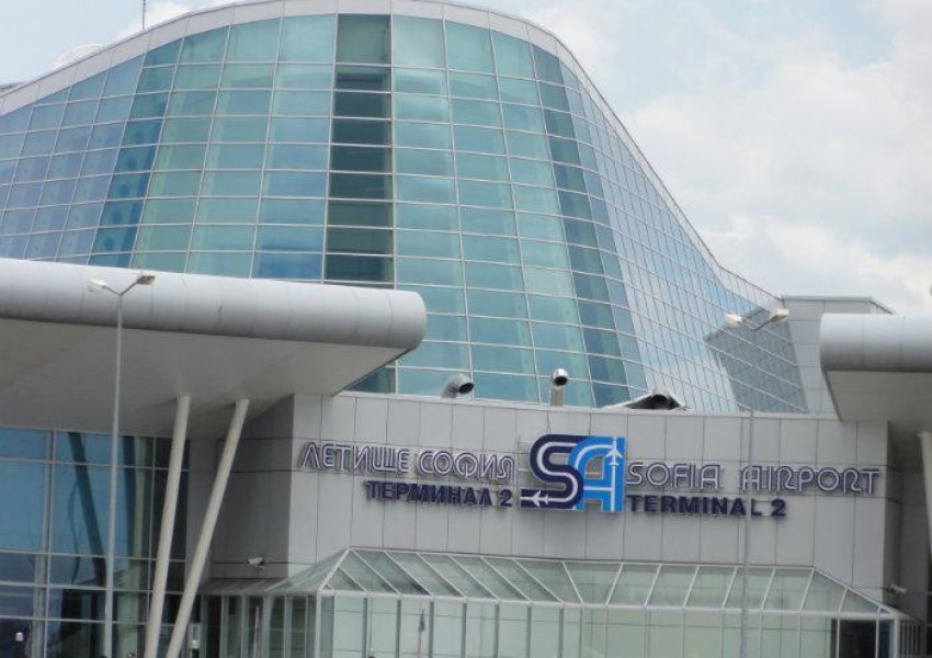 Служебното правителство прекратява концесията на Летище София