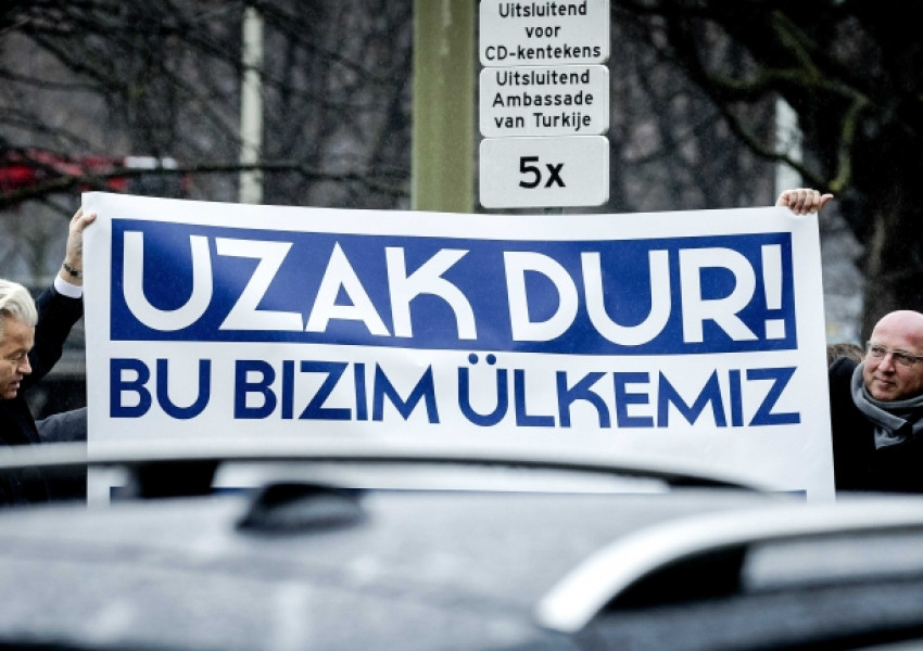 Холандия не пуска турския външен министър в страната