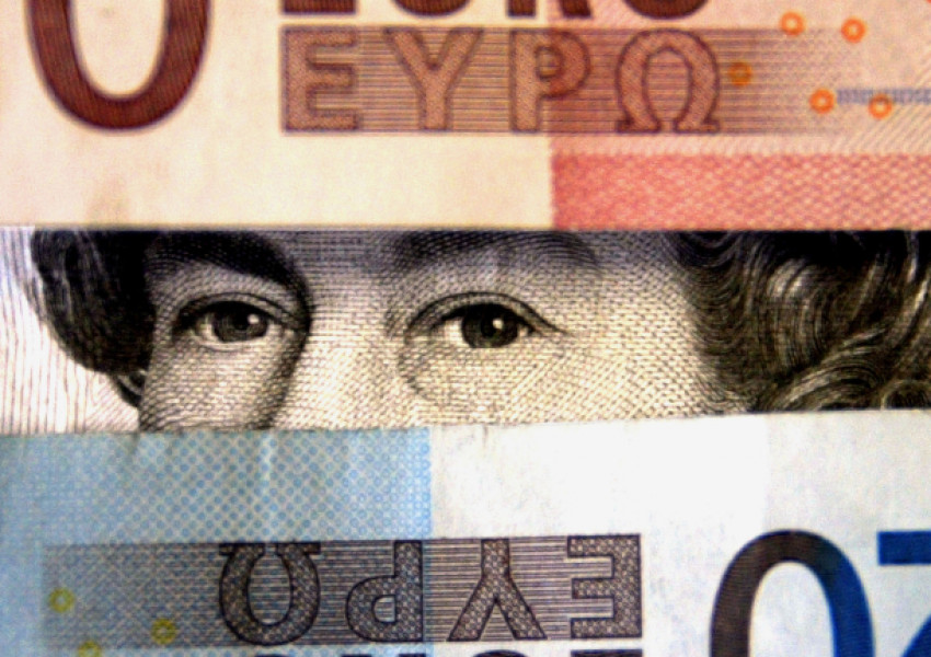 Еврото и паундът са стабилни в очакване на яснота по "Брекзит"