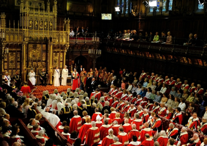 Членовете на Камарата на лордовете ще трябва да декларират доходите си от чужбина