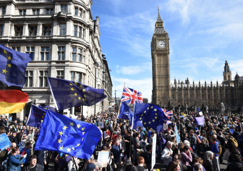 Хиляди протестиращи блокираха центъра на Лондон