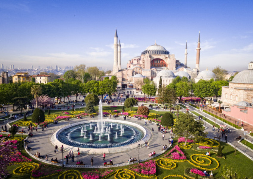 Турски съд отхвърли иск за превръщане на „Света София” в джамия