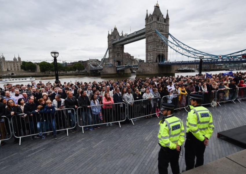 Протести в Лондон. Стотици поискаха оставката на Тереза Мей