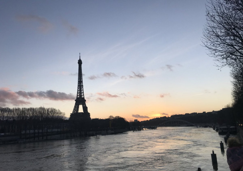 Париж със спешни мерки заради опасното покачване на Сена