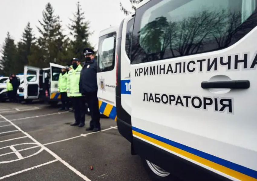 Франция e дарила на Украйна мобилна лаборатория за ДНК анализи и заяви, че  ще продължи подкрепата си за "борбата срещу безнаказаността", на фона на множащите се обвинения срещу руските въоръжени сили за извършени военни престъпления