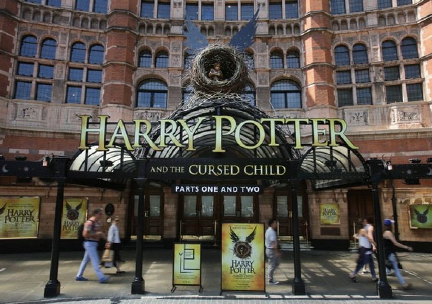 Хари Потър празнува 20 г. с изложба в Лондон