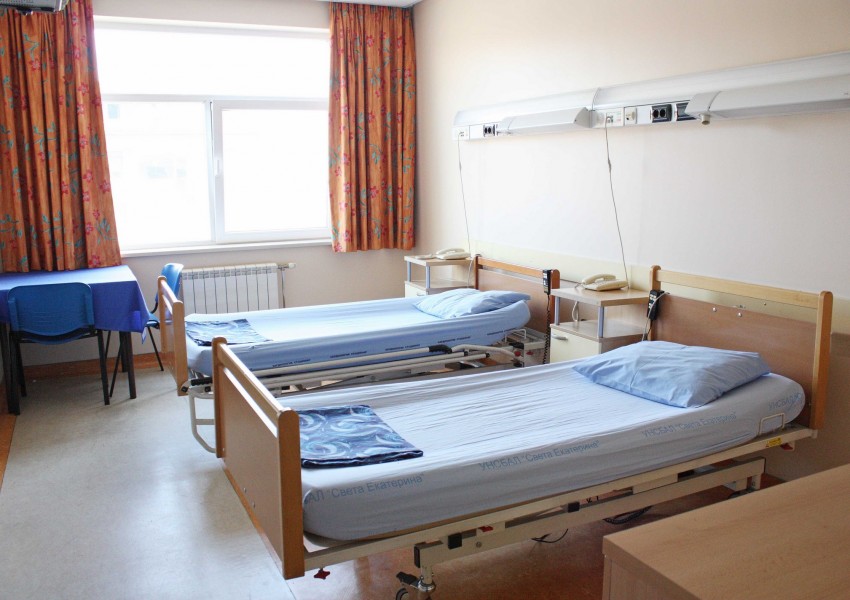 Орязват почти наполовина болничните легла в София