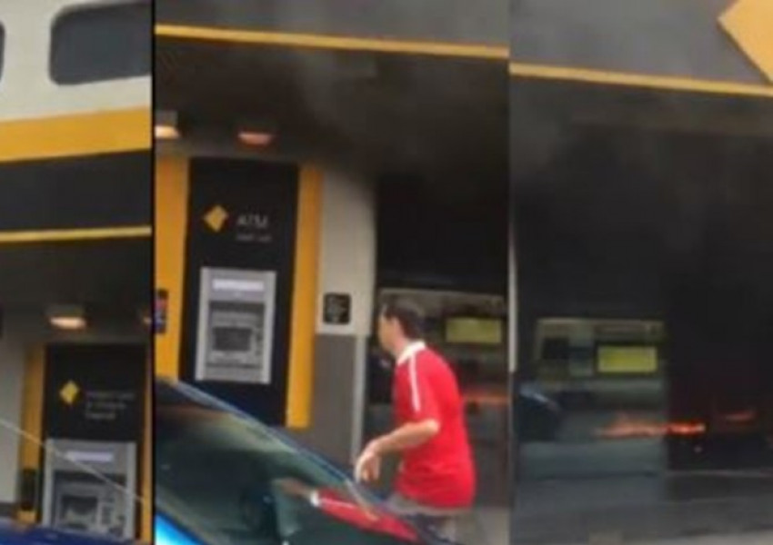 Мъж се самозапали в банка в Австралия