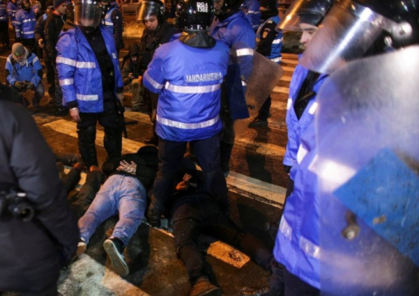 Румъния се събуди след нощ на бурни протести
