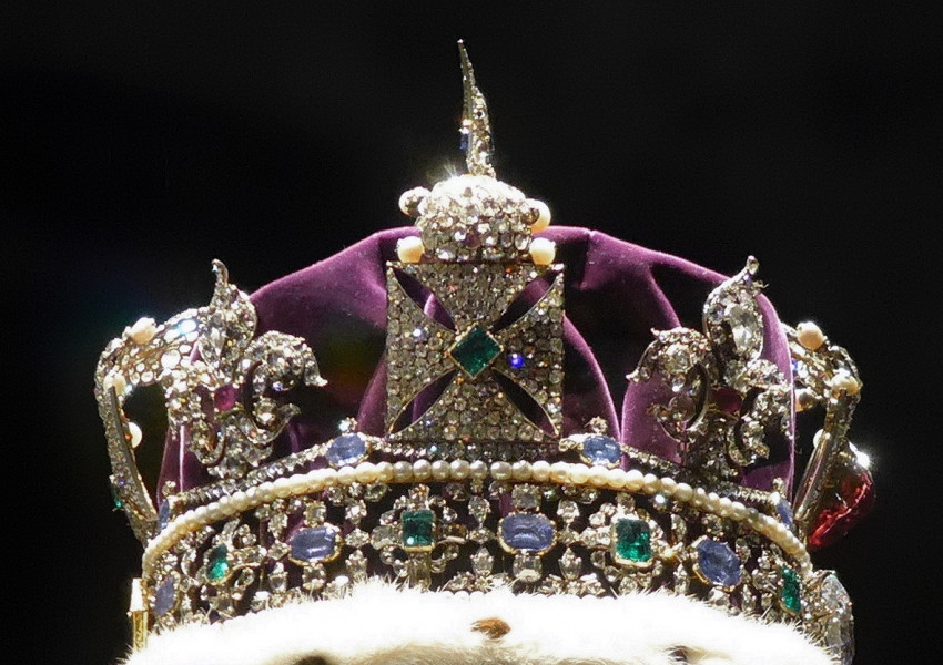 Защо кралица Елизабет II ще остане на престола до края на живота си? 