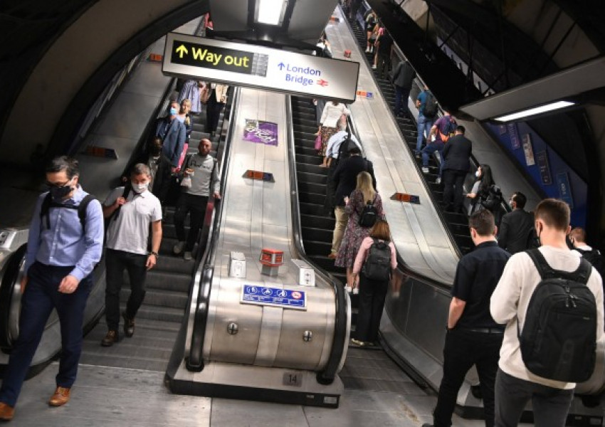 Лондон: Паданията върху ескалаторите в станциите на метрото са се увеличили