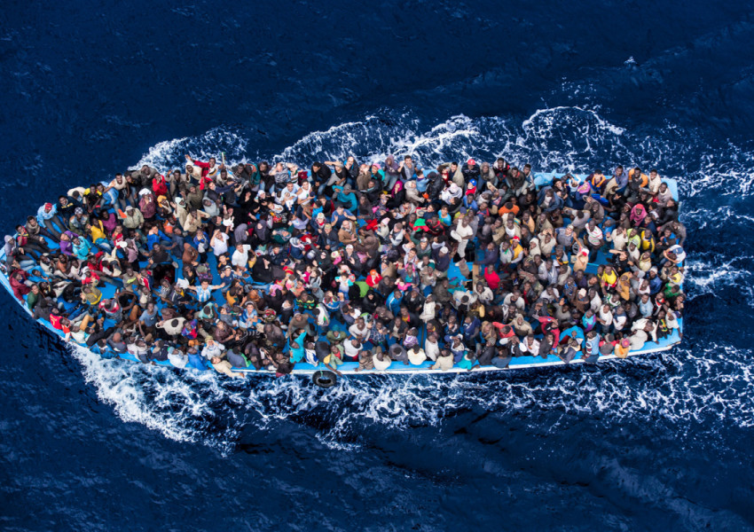 Над 250 бежанци се удавиха в Средиземно море