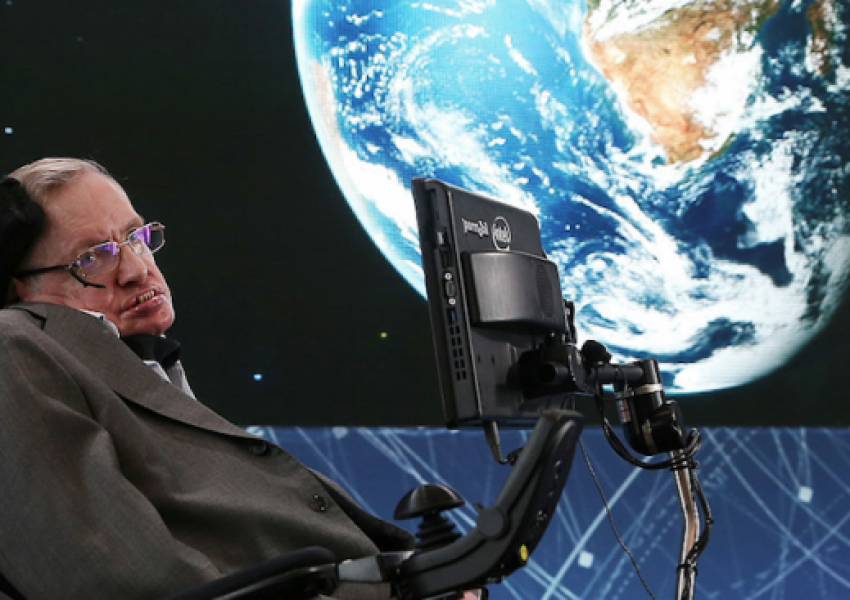 Стивън Хокинг: До 30 години човечеството може да има база на Луната