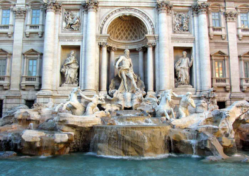 Водата на фонтана „Треви“ в Рим отново почервеня