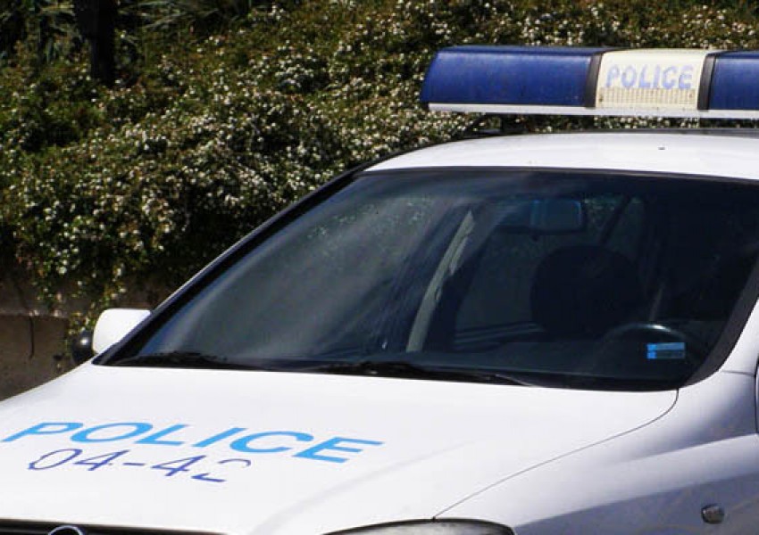 Мъж намушка с нож 15-годишно момиче на спирка в Перник