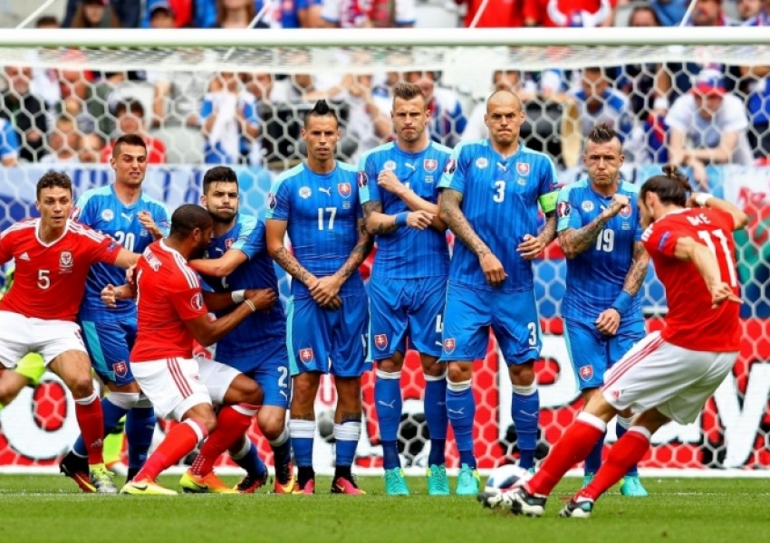 Драма в дербито на дебютантите на Евро 2016