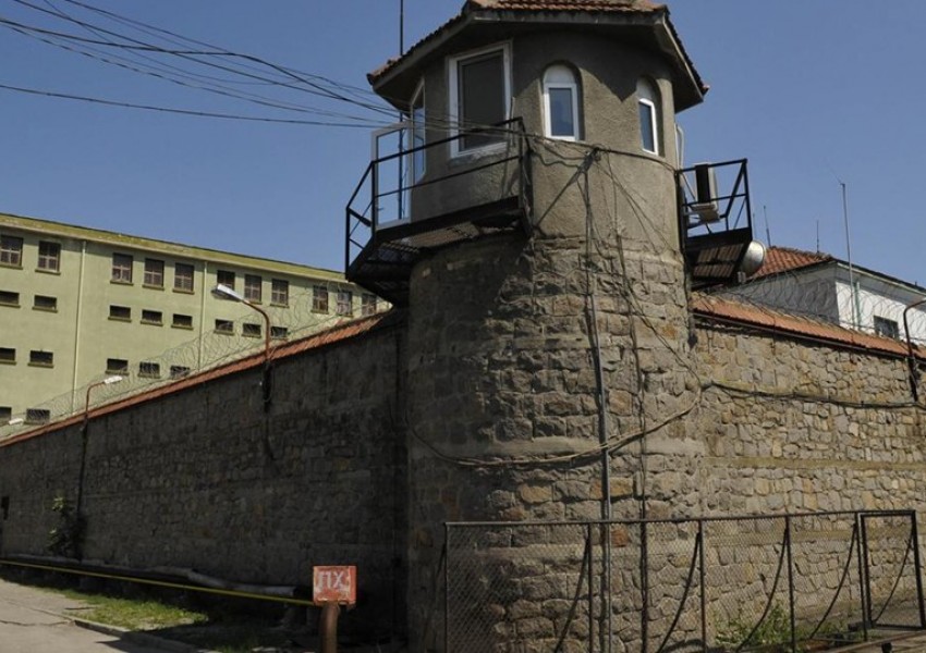 Дървеници нахапаха обвиняем за каналджийство в Бургаския затвор