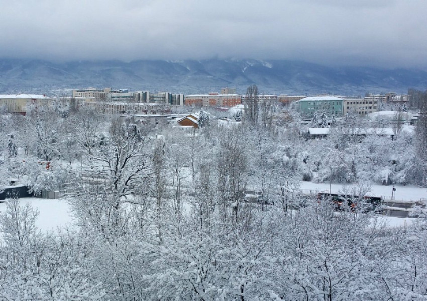 Жълт код за обилни валежи от сняг е обявен в почти цяла България