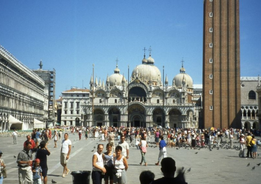 Венеция въвежда такса за посетители