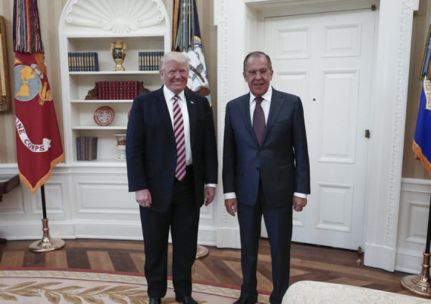 Тръмп издал свръхсекретна информация на Русия