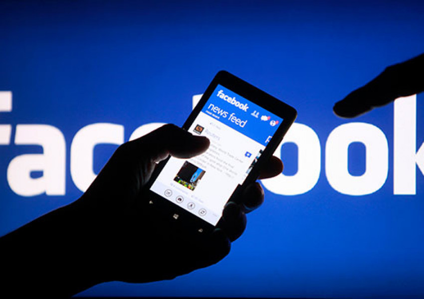 Facebook спря за стотици хиляди потребители в Европа