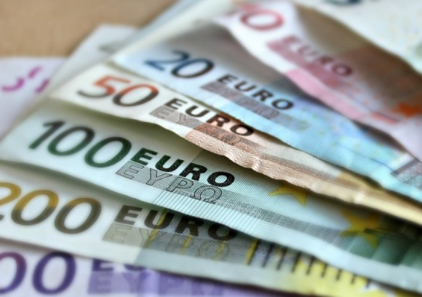 За разлика от паунда, еврото се вдига