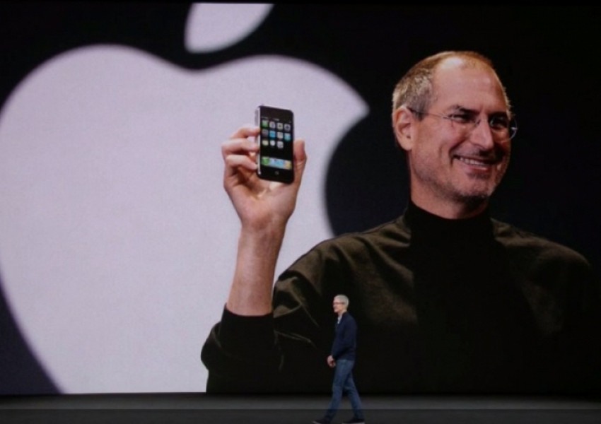 Стив Джобс винаги ще е ДНК-то на Apple, възкликна Тим Кук по време на "iPhone X събитието"