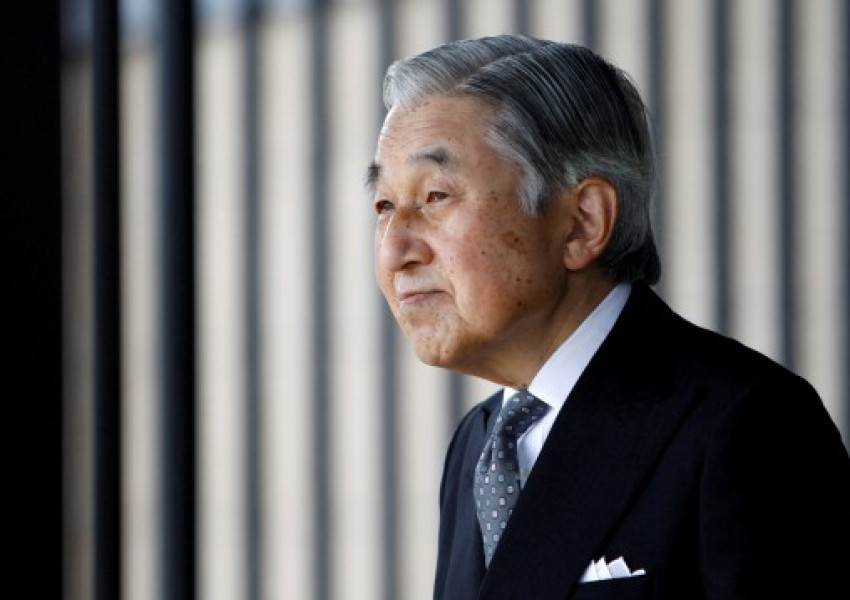Императорът на Япония ще абдикира през март 2019 г.  