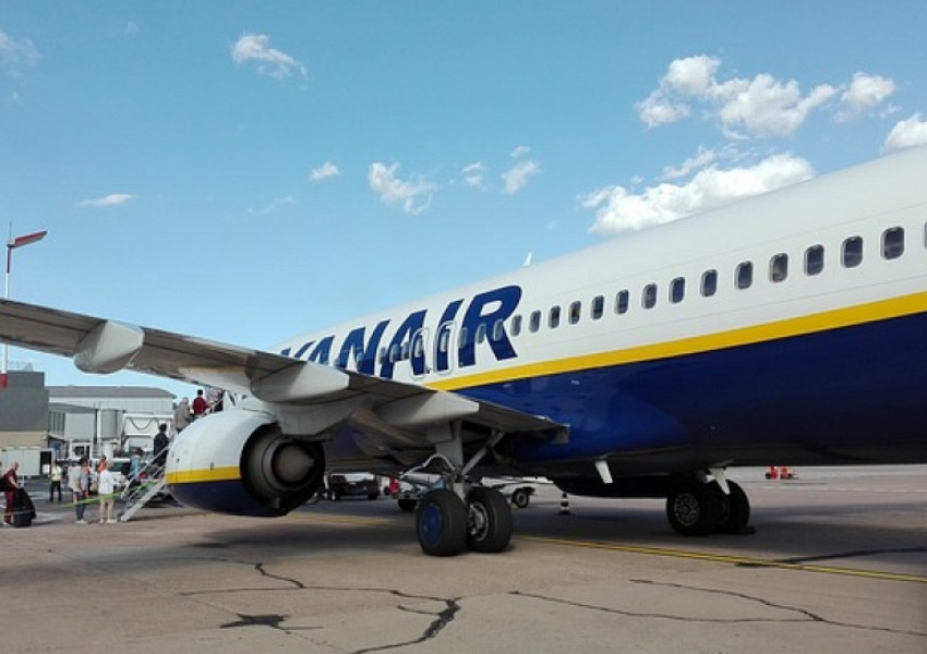 Новата политика на Ryanair за багажа се отлага 