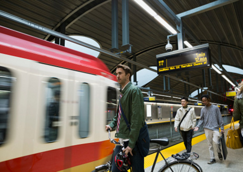 Кола, метро, велосипед или пеша: Как Европа ходи на работа