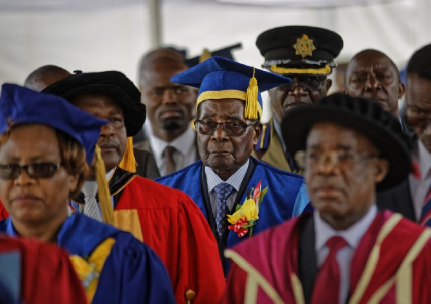 Президентът на Зимбабве се появи публично след ареста