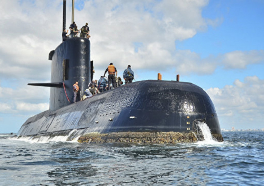 Само двама от екипажа на аржентинската подводница са извадили късмет  