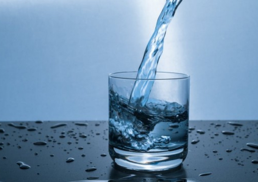 Брюксел иска: Чешмяна вода, а не бутилирана в баровете  