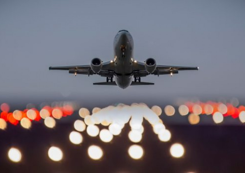 Самолет кацна извънредно, жена заплаши да убие всички пътници